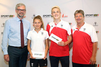 Verabschiedung der Athleten durch LH-Stv. Sportreferent Michael Strugl, re. im Bild Wolfgang Adler. Verabschiedung der Athleten durch LH-Stv. Sportreferent Michael Strugl, re. im Bild Wolfgang Adler.