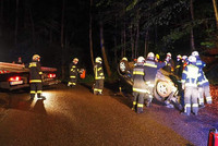 Einsatzkräfte an der Unfallstelle Einsatzkräfte an der Unfallstelle