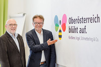 Oberösterreich blüht auf LR Rudi Anschober und Mag. Fritz Gusenleitner, Leiter des Biologiezentrums Linz bei der Vorstellung der Kampagne „Oberösterreich blüht auf“.