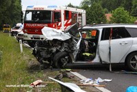 Einsatzkräfte an der Unfallstelle Einsatzkräfte an der Unfallstelle