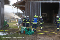 Letzte Löscharbeiten am Brandort Letzte Löscharbeiten am Brandort