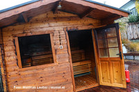 die beschädigte Gartensauna die beschädigte Gartensauna