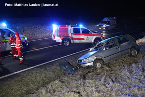 Einsatzkräfte an der Unfallstelle Einsatzkräfte an der Unfallstelle