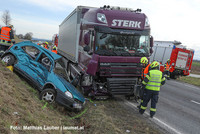Aufräumarbeiten an der Unfallstelle Aufräumarbeiten an der Unfallstelle