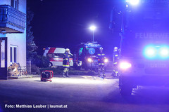 Feuerwehr bei den Löscharbeiten Feuerwehr bei den Löscharbeiten