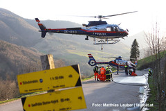 Polizeihubschrauber im Löscheinsatz Polizeihubschrauber im Löscheinsatz