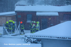 Feuerwehr am Einsatzort Feuerwehr am Einsatzort