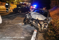 Einsatzkräfte an der Unfallstelle Einsatzkräfte an der Unfallstelle