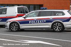 Polizeifahrzeuge - Symbolbild Polizeifahrzeuge - Symbolbild