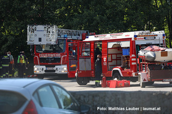 Feuerwehr am Einsatzort Feuerwehr am Einsatzort