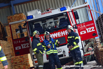 Feuerwehr am Einsatzort Feuerwehr am Einsatzort