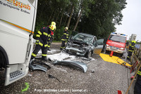 Aufräumarbeiten an der Unfallstelle Aufräumarbeiten an der Unfallstelle