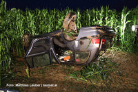das schwerst beschädigte Unfallfahrzeug das schwerst beschädigte Unfallfahrzeug
