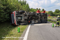 der umgestürzte LKW der umgestürzte LKW