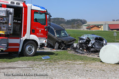 Einsatzkräfte an der Unfallstelle Einsatzkräfte an der Unfallstelle