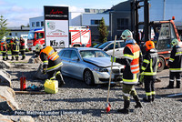 Einsatzkräfte an der Unfallstelle Einsatzkräfte an der Unfallstelle