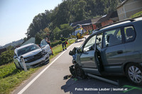 Einsatzkräfte an der Unfallstelle Einsatzkräfte an der Unfallstelle