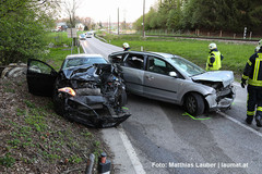 Einsatzkräfte an der Unfallstelle Einsatzkräfte an der Unfallstelle
