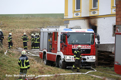 Feuerwehren bei den Löscharbeiten Feuerwehren bei den Löscharbeiten