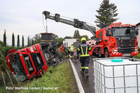 Bergung des umgestürzten Sattelzugs Bergung des umgestürzten Sattelzugs