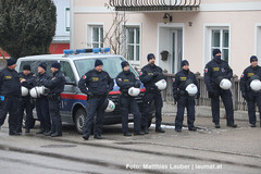 Massiver Polizeieinsatz rund um den Veranstaltungsort des rechten Kongresses Wasserschloss Aistersheim Massiver Polizeieinsatz rund um den Veranstaltungsort des rechten Kongresses Wasserschloss Aistersheim