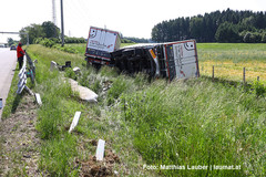 der verunfallte LKW der verunfallte LKW