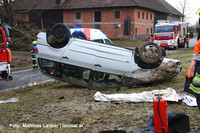 Einsatzkräfte an der Unfallstelle Einsatzkräfte an der Unfallstelle