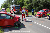 Einsatzkräfte an der Unfallstelle Einsatzkräfte an der Unfallstelle