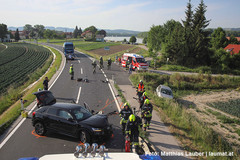 Aufräumarbeiten an der Unfallstelle Aufräumarbeiten an der Unfallstelle