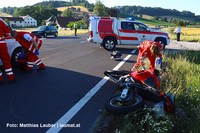 Einsatzkräfte an der Unfallstelle Einsatzkräfte an der Unfallstelle