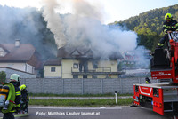 das brennende Einfamilienhaus in Micheldorf das brennende Einfamilienhaus in Micheldorf