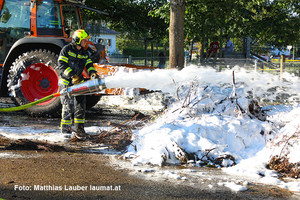 Feuerwehr am Einsatzort Feuerwehr am Einsatzort