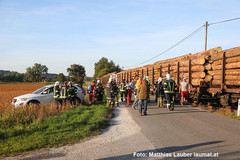 Einsatzkräfte an der Unfallstelle Einsatzkräfte an der Unfallstelle