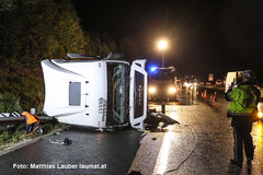 Einsatzkräfte an der Unfallstelle Einsatzkräfte an der Unfallstelle