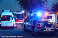 Einsatzkräfte an der Unfallstelle Einsatzkräfte an der Unfallstelle