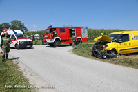Einsatzkräfte an der Unfallstelle Einsatzkräfte an der Unfallstelle