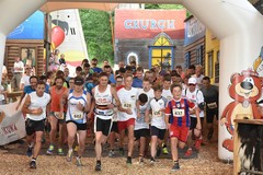 350 Teilnehmer beim ersten IKUNA Sonnwendlauf 350 Teilnehmer beim ersten IKUNA Sonnwendlauf