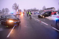 Einsatzkräfte an der Unfallstelle Einsatzkräfte an der Unfallstelle