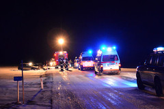 Einsatzkräfte an der Unfallstelle Einsatzkräfte an der Unfallstelle